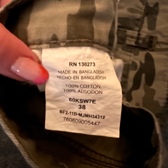 Camo shorts - Picture 3 of 3